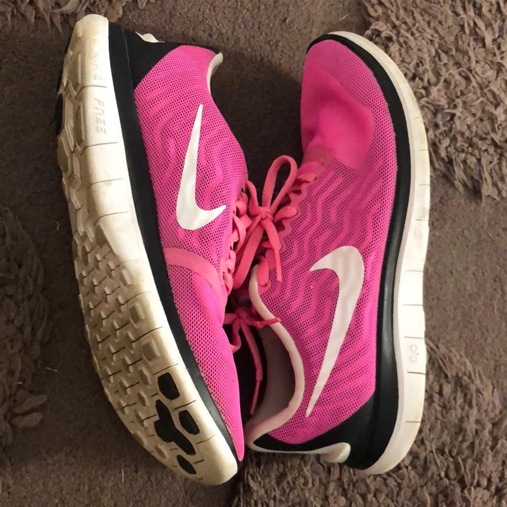 nike tennis shoes